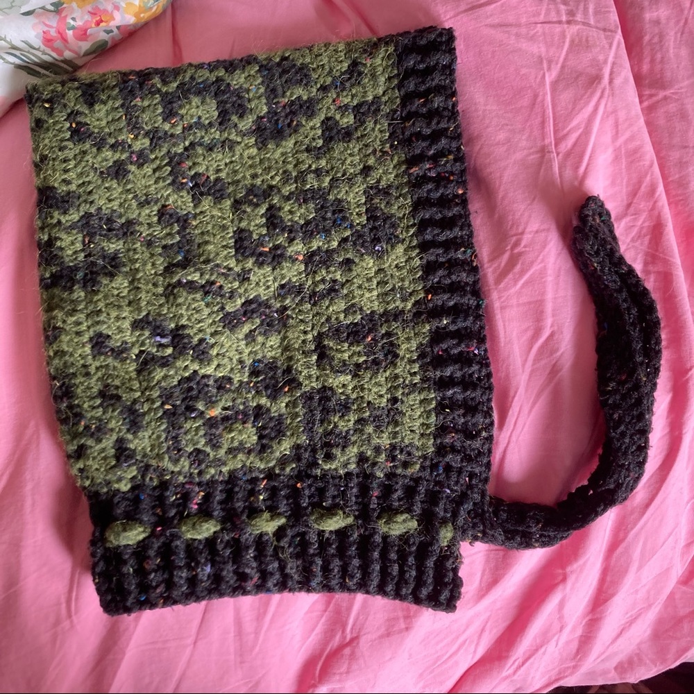 Shego from kim possible inspired bonnet alpaca patons blend.